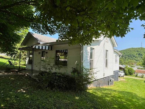300 Brown Ave, Belington, WV, 26250-9203 | Card Image