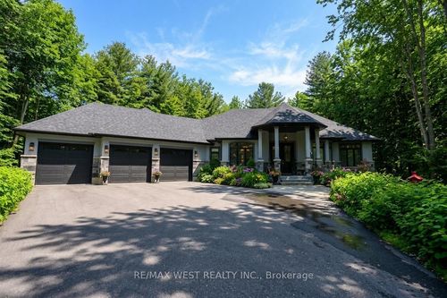 2 Sycamore Cir, Phelpston, ON, L0L2K0 | Card Image
