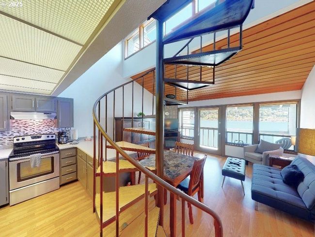 Living Room | Image 12