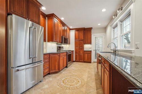 75 Central Ave, Montclair, NJ, 07042-3014 | Card Image