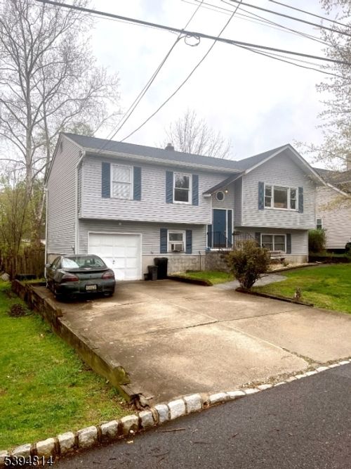 93 Hiawatha Blvd, Lake Hiawatha, NJ, 07034-2311 | Card Image