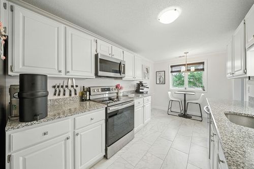 apt-26-12 Ledgewood Way, Peabody, MA, 01960-7411 | Card Image