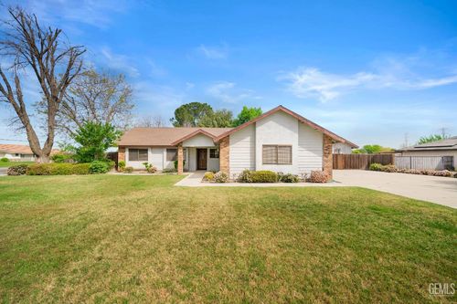 11216 Aimee Way, Bakersfield, CA, 93312-3205 | Card Image