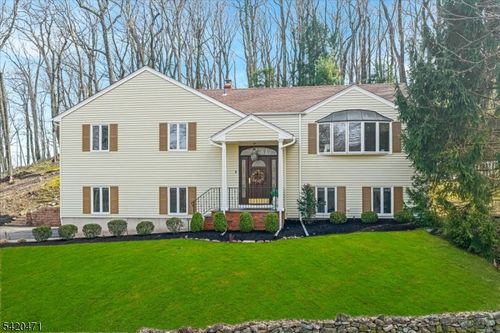 24 Lord William Penn Dr, Morristown, NJ, 07960-3216 | Card Image