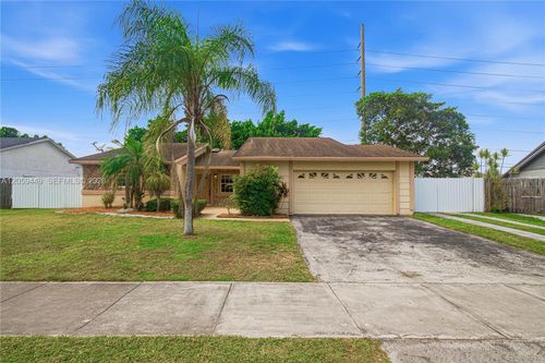 1605 N Bluebird Ln, Homestead, FL, 33035-1009 | Card Image