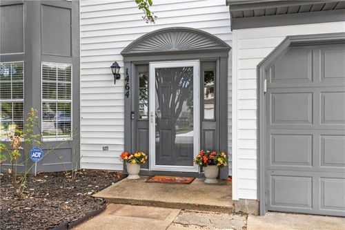 1464 Berkshire Dr, Newport News, VA, 23602-9639 | Card Image