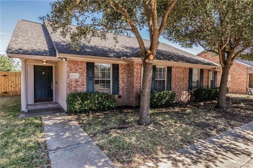 a-2112 Hidden Hollow Cir, Bryan, TX, 77807-2228 | Card Image