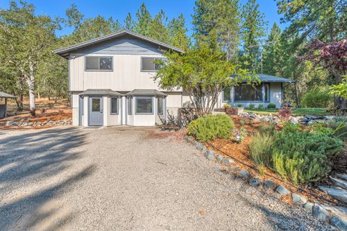3755 Hosmer Ln, Gold Hill, OR, 97525-9710 | Card Image