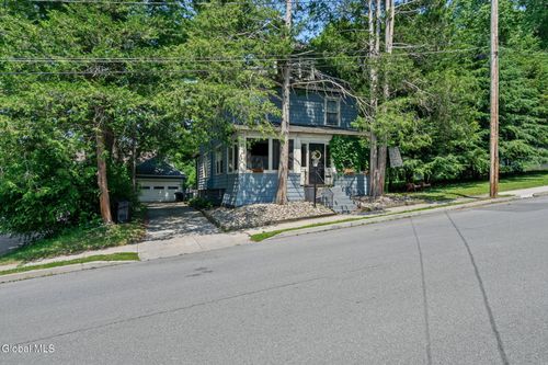 36 Henrietta St, Amsterdam, NY, 12010-1121 | Card Image