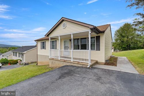 363 Crim Dr, STRASBURG, VA, 22657-2519 | Card Image