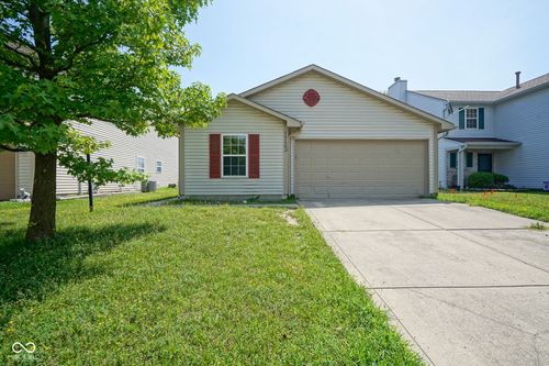 1723 Farm Meadow Dr, Greenwood, IN, 46143-7752 | Card Image