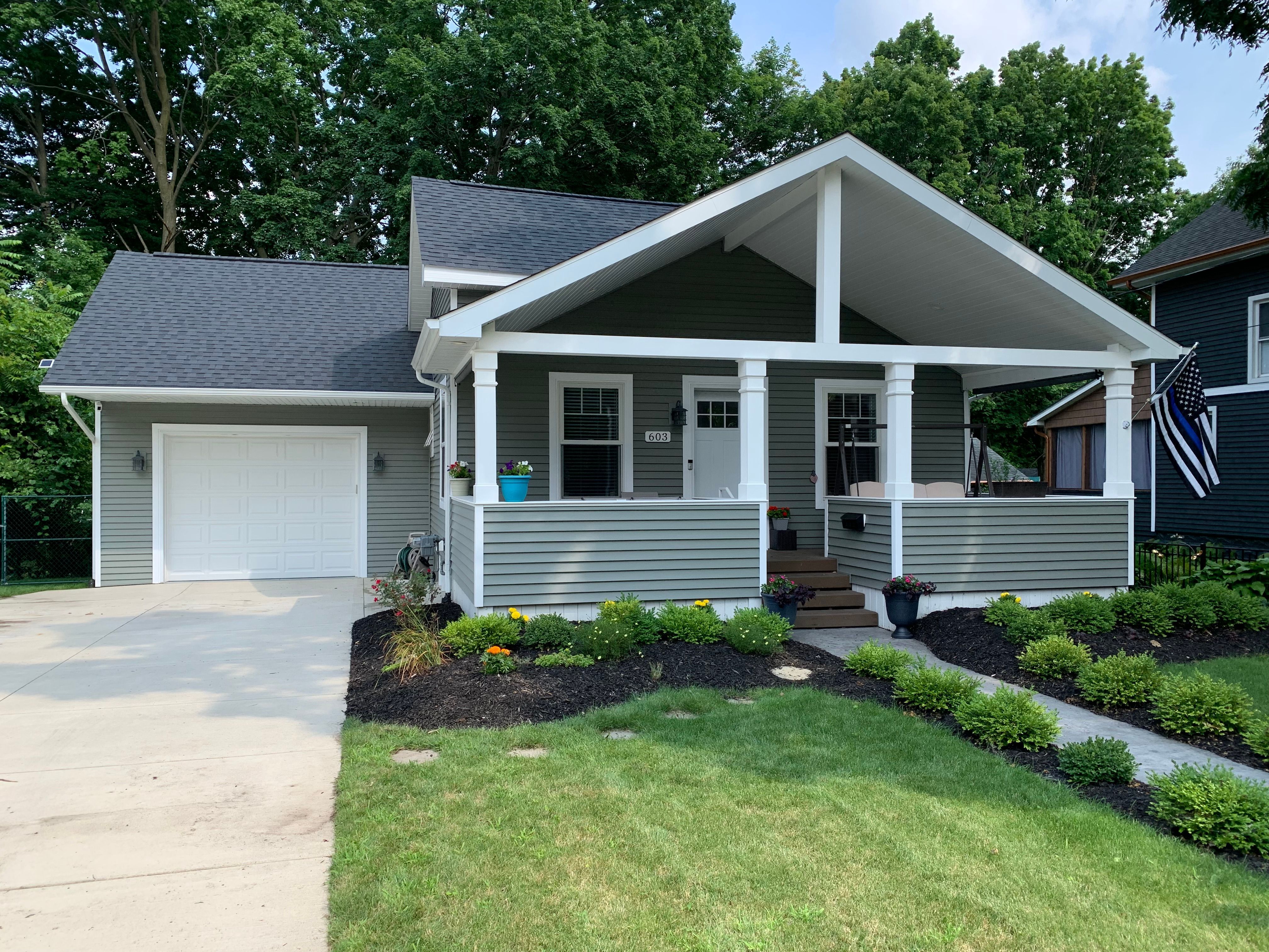 Barnard St, Howell, MI 48843