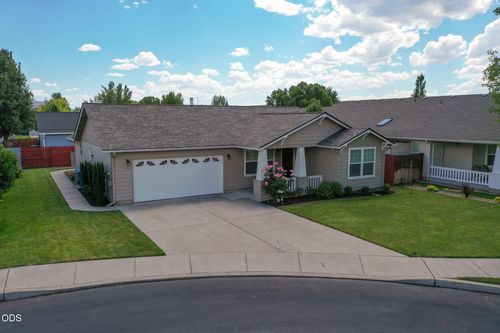758 Ne Sandstone Ct, Prineville, OR, 97754-7758 | Card Image