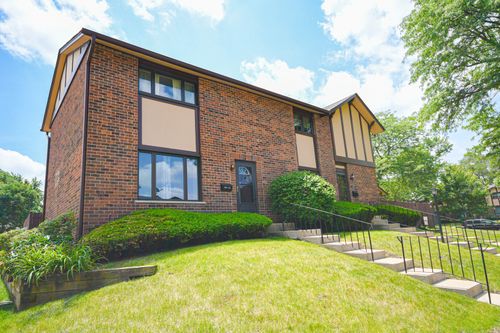 18W177 Lowell Ln, Villa Park, IL, 60181-3813 | Card Image
