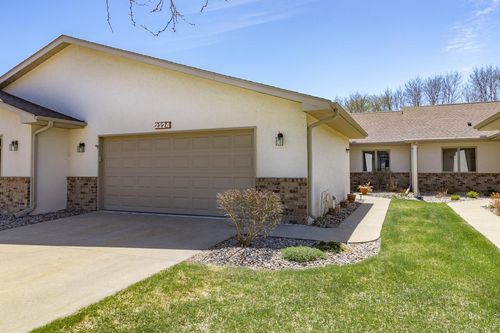 2224 Pinewood Dr, Shakopee, MN, 55379-3500 | Card Image