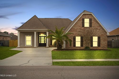 2305 Sunkist Country Club Rd, Biloxi, MS, 39532-3114 | Card Image