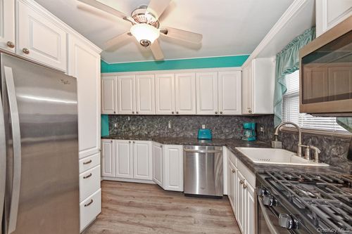 apt-1-20 Gibson Ave, Huntington, NY, 11743-2721 | Card Image