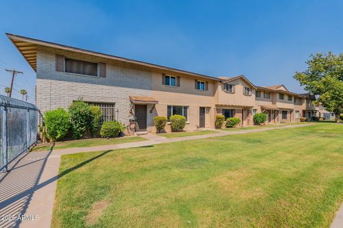 6757 N 44th Ave, Glendale, AZ, 85301-3603 | Card Image