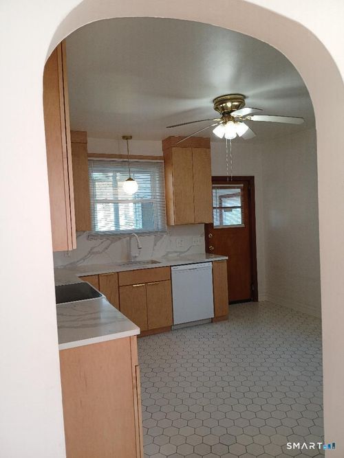 1-16 Church St, East Haven, CT, 06512-2708 | Card Image