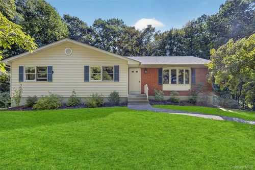 190 Schlueter Dr, East Fishkill, NY, 12533-7605 | Card Image