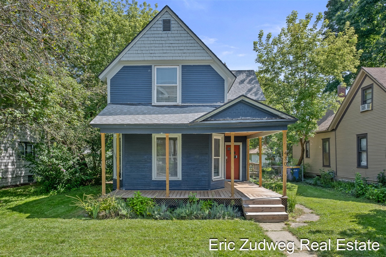 Grand Ave, Grand Rapids, MI 49503