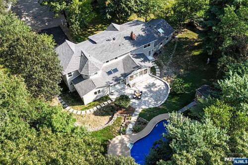 20 Van Schaik Ln, Wyckoff, NJ, 07481-2721 | Card Image
