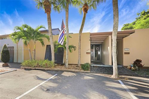 16103 Kingsmoor Way, Miami Lakes, FL, 33014-6581 | Card Image