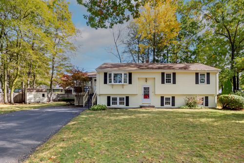 12 Amy Ave, Leominster, MA, 01453-6800 | Card Image