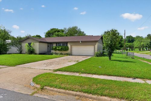 1528 Wagon Wheels Trl, Dallas, TX, 75241-1355 | Card Image