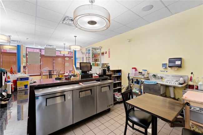 382 Thames St, Home with 0 bedrooms, 0 bathrooms and 10 parking in Bristol RI | Image 33