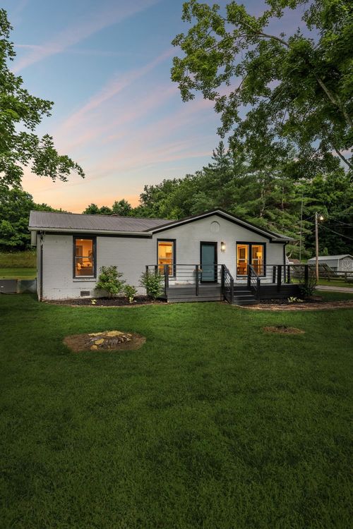 2632 Owens Dr, Santa Fe, TN, 38482-3377 | Card Image