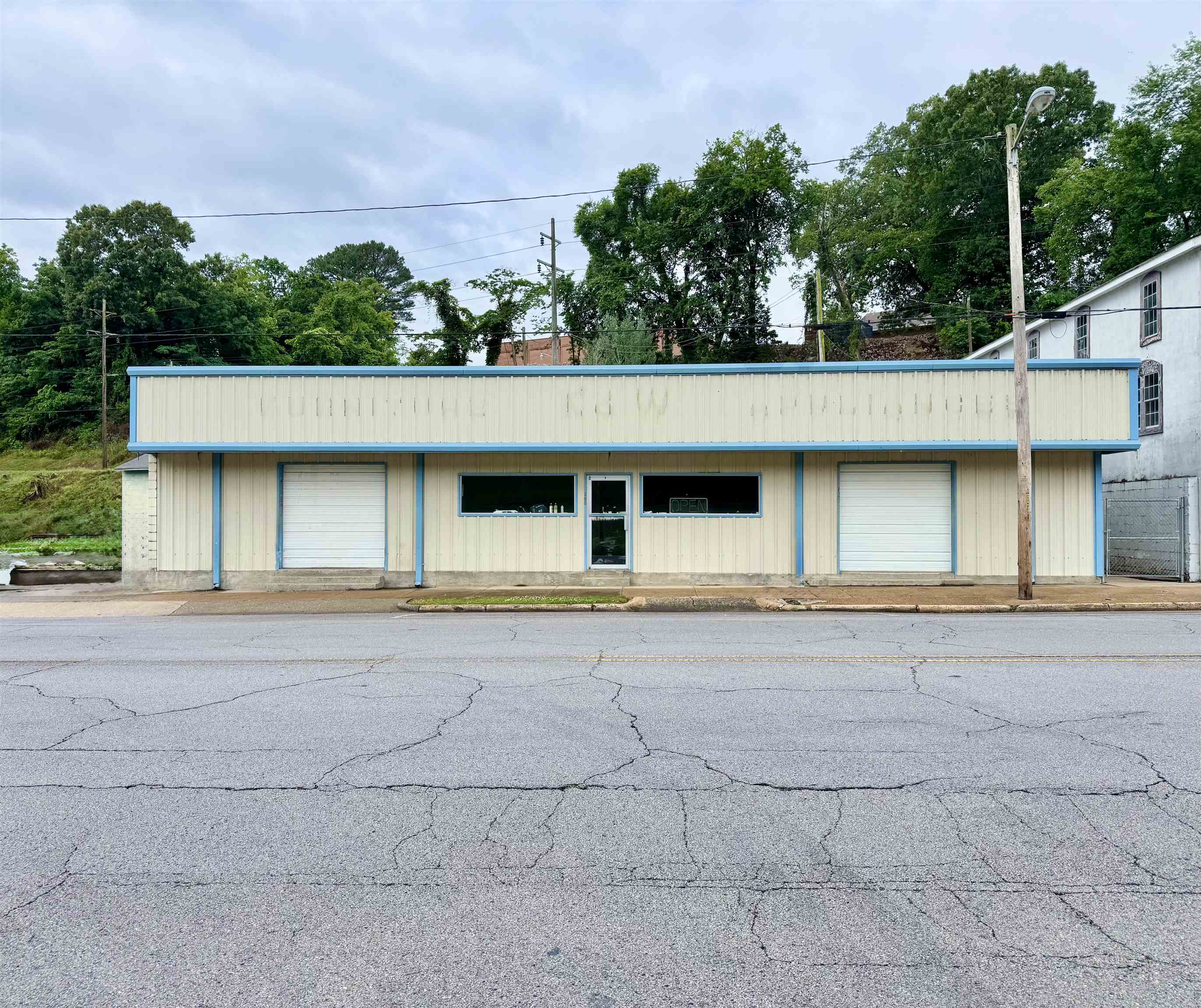 120 S Royal Ave, Florence, AL 35630
