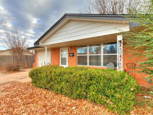 1805 S Jensen Ave, El Reno, OK, 73036-5541 | Card Image