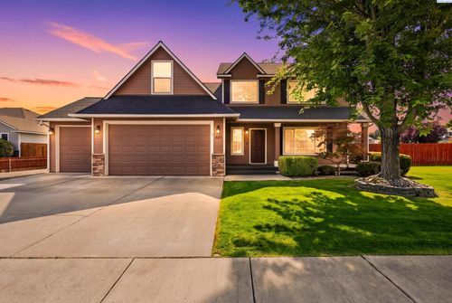 621 S Young Ct, Kennewick, WA, 99336 | Card Image