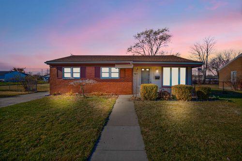 28117 Roy St, Saint Clair Shores, MI, 48081-1631 | Card Image