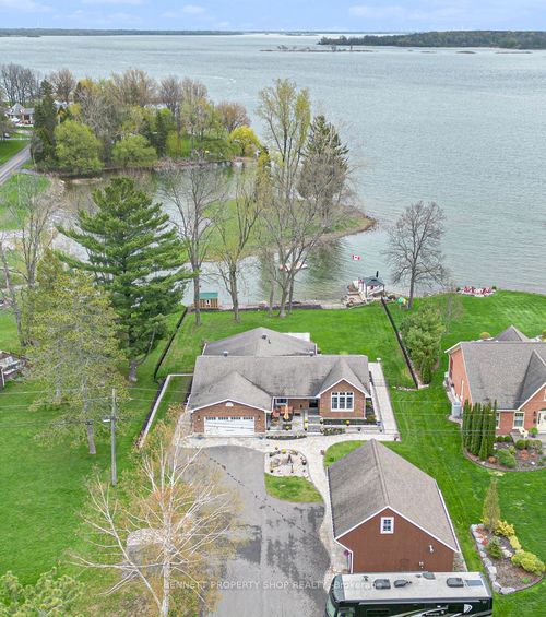 {{alt}} | Card Image