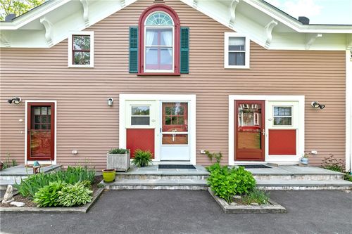 c3-97 Narragansett Ave, Newport, RI, 02840-6903 | Card Image