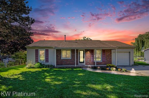 17536 Doris, Fraser, MI, 48026-3347 | Card Image