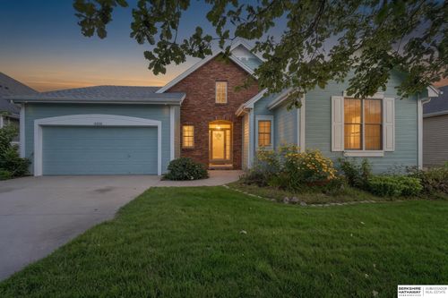 4606 Edgerton Dr, Papillion, NE, 68133-2563 | Card Image