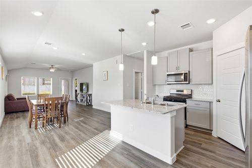 216 Shore Pointe Ct, Montgomery, TX, 77316-3342 | Card Image