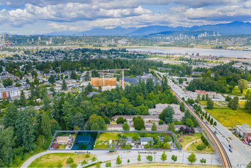 10945 Haddon Rd, Surrey, BC, V3T3Z4 | Card Image