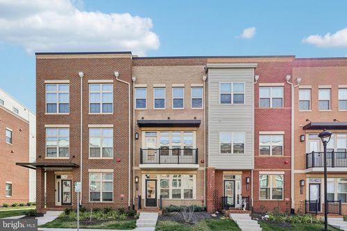 3821 Tussica Way, FAIRFAX, VA, 22030-4312 | Card Image