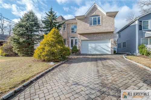 53 Princeton Ave, Colonia, NJ, 07067-2811 | Card Image