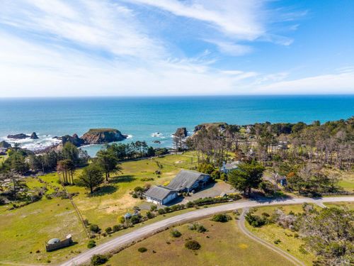 46701 Iversen Dr, Gualala, CA, 95445-8440 | Card Image