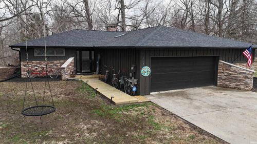 564 E Pink Magnolia Dr, Winona Lake, IN, 46590-5784 | Card Image