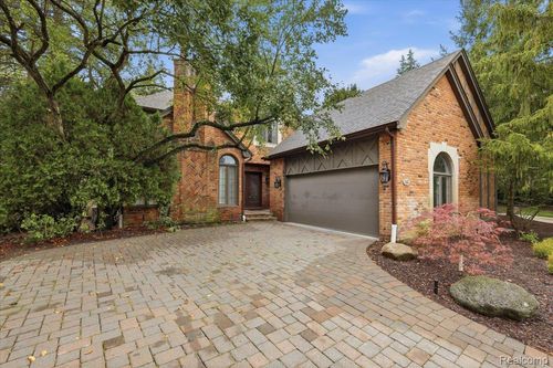 160 Kirkwood Ct, Bloomfield Hills, MI, 48304-2926 | Card Image