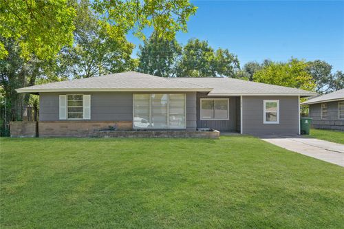 5870 Reed Rd, Houston, TX, 77033-2224 | Card Image