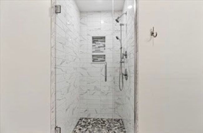 APT-2 - 56 Spring St, Condo with 2 bedrooms, 1 bathrooms and 2 parking in Cohasset MA | Image 9