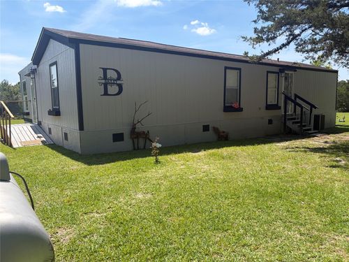 585 Hunter Rd, Livingston, TX, 77351-7026 | Card Image
