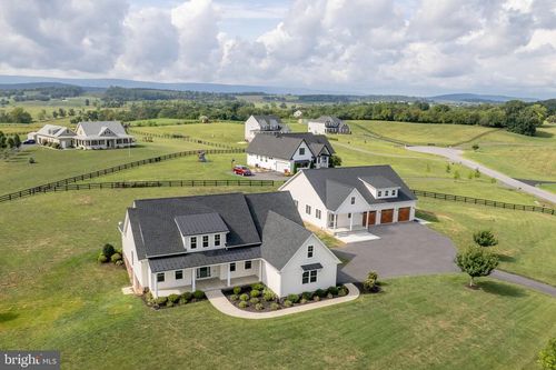 111 Pomme Cir, STEPHENS CITY, VA, 22655-5284 | Card Image